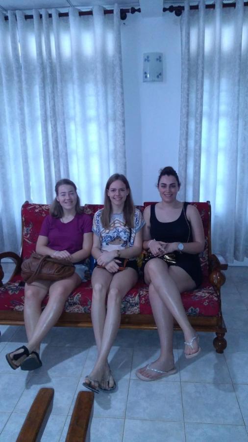 Umaya Holiday Home อนุราธปุระ ภายนอก รูปภาพ