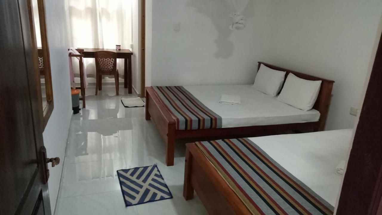 Umaya Holiday Home อนุราธปุระ ภายนอก รูปภาพ